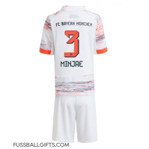 Bayern Munich Kim Min-jae #3 Fußballbekleidung Auswärtstrikot Kinder 2025-26 Kurzarm (+ kurze hosen)